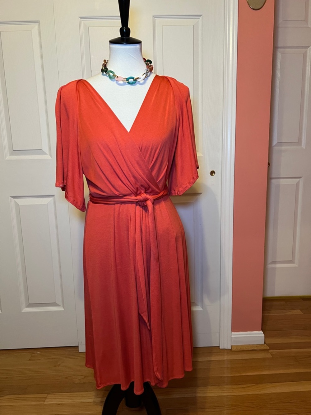 Banana Republic Coral Jersey Tie Waist Wrap Knee Length Dress M Flutter Sleeve